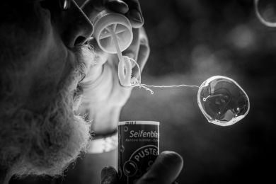 Dr. Thomas Schneider: Seifenblase